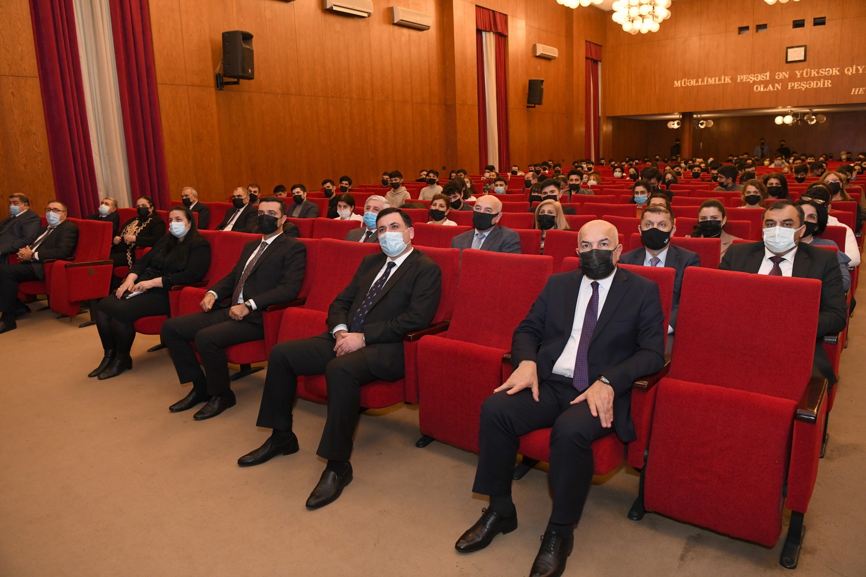 ADNSU-da Ümummilli lider Heydər Əliyevin anım günü qeyd edilib
